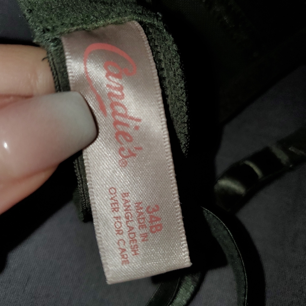 Bras - Picture 4 of 7